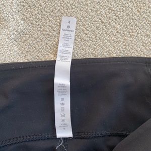 Lululemon CA 35801 RN 106259 H8 Leggings Black Size 4